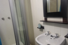 Lower-unit-shower2